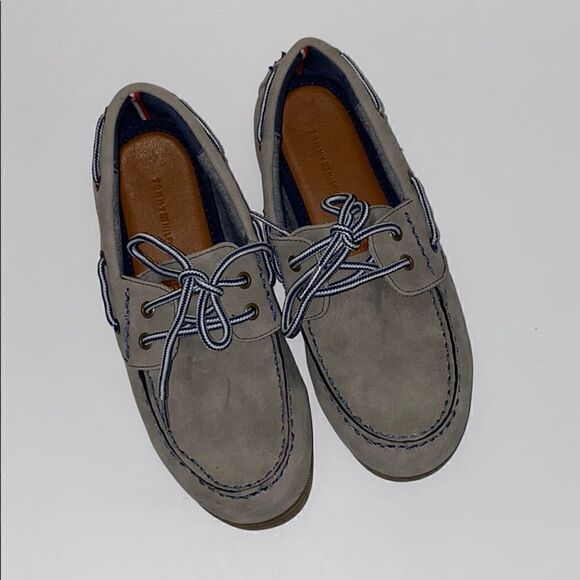 Tommy Hilfiger kids shoes EUC - Picture 1 of 5